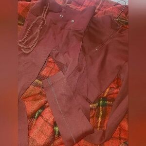 Womans, ribbed, burgundy, Atheletic ware set